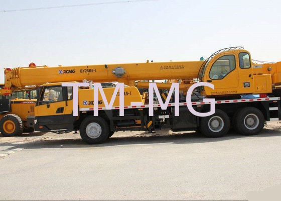 गुणवत्ता  Load Sensing Mobile Truck Mounted Lift With Retractable Boom , 25 Ton फैक्टरी